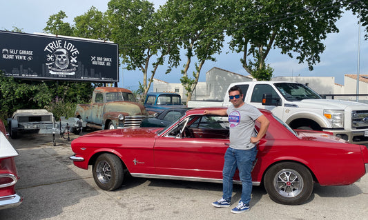Christophe et sa belle Mustang!