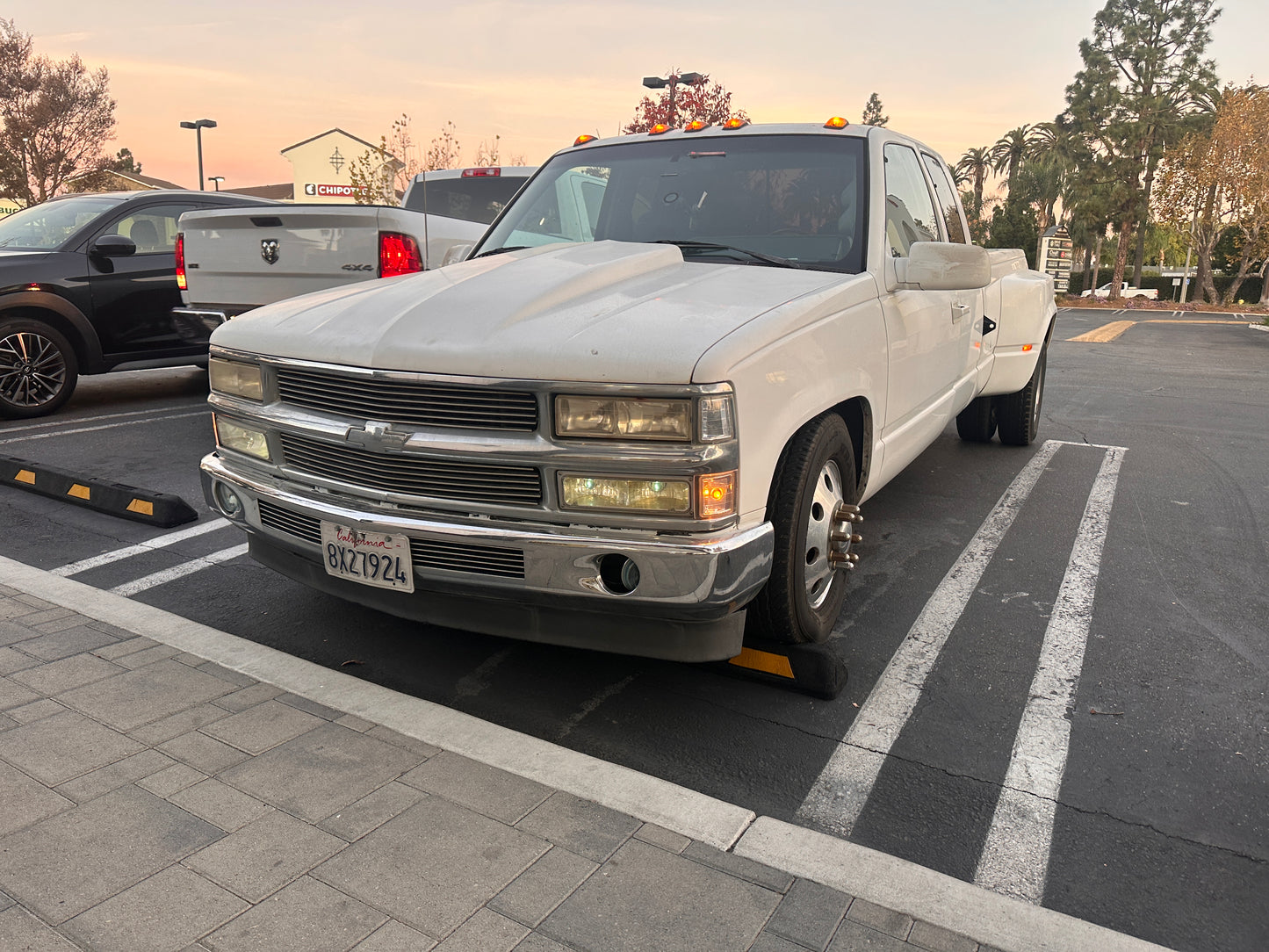 CHEVROLET SILVERADO DUALLY 3500