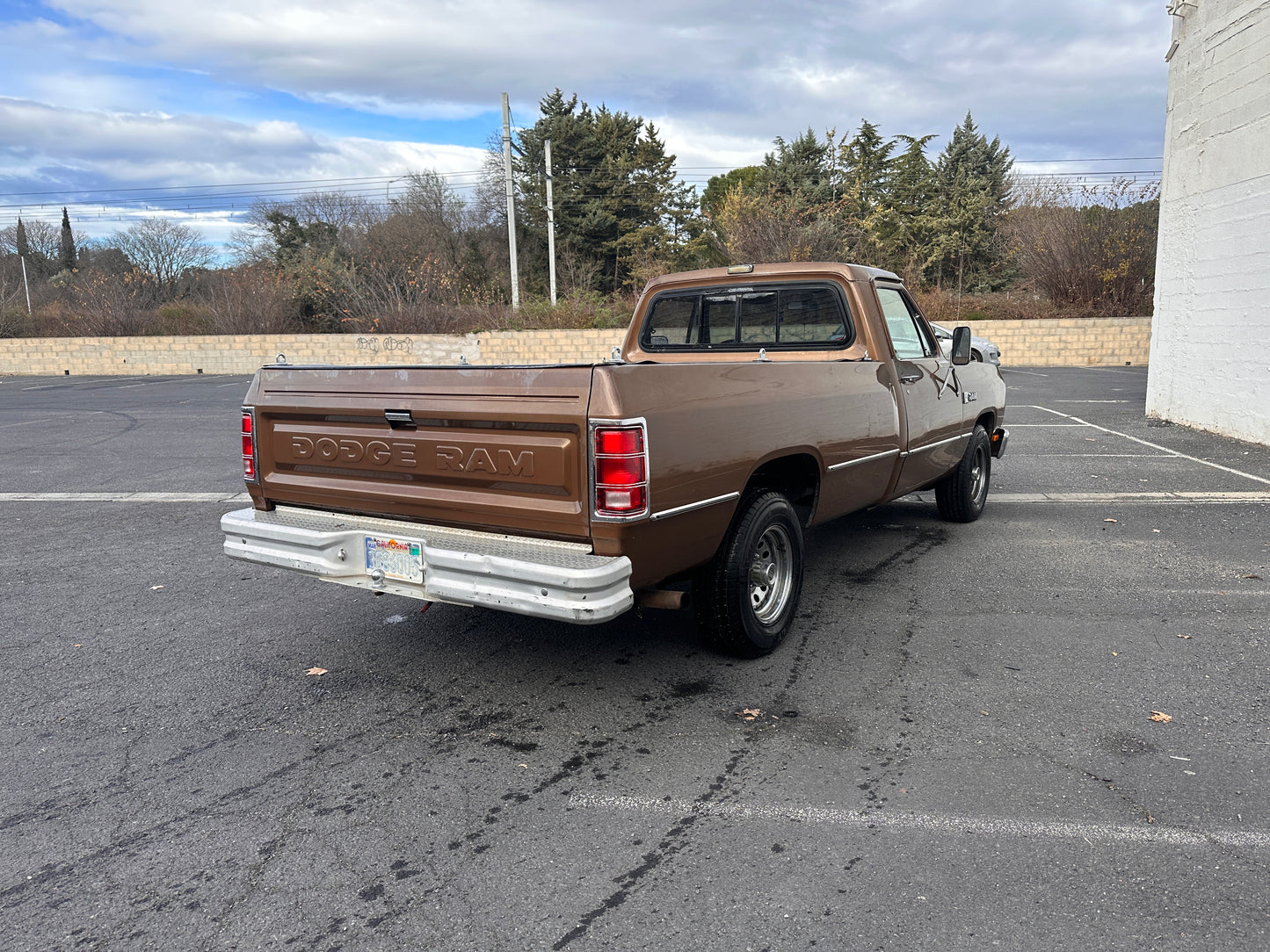 DODGE D150 1987