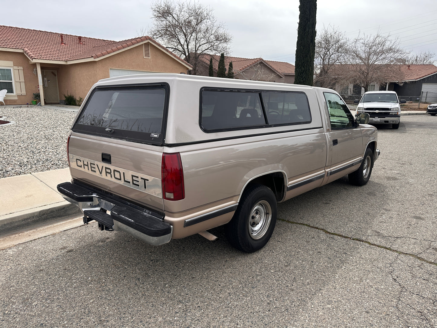 CHEVROLET SILVERADO 1993 GOLD