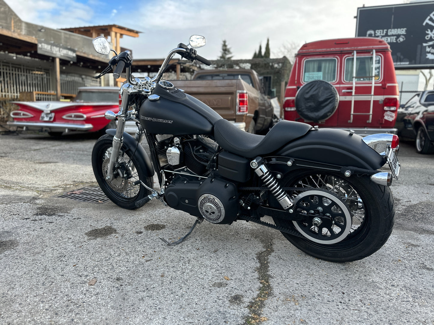 HARLEY DAVIDSON DYNA STREET BOB 2012