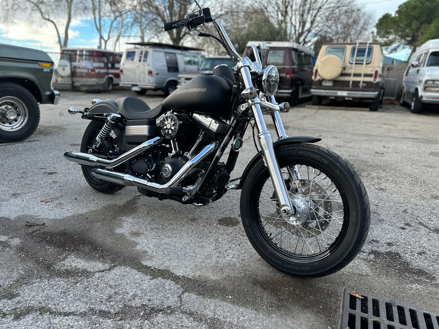 HARLEY DAVIDSON DYNA STREET BOB 2012
