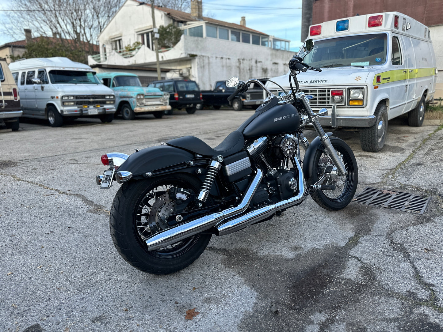HARLEY DAVIDSON DYNA STREET BOB 2012