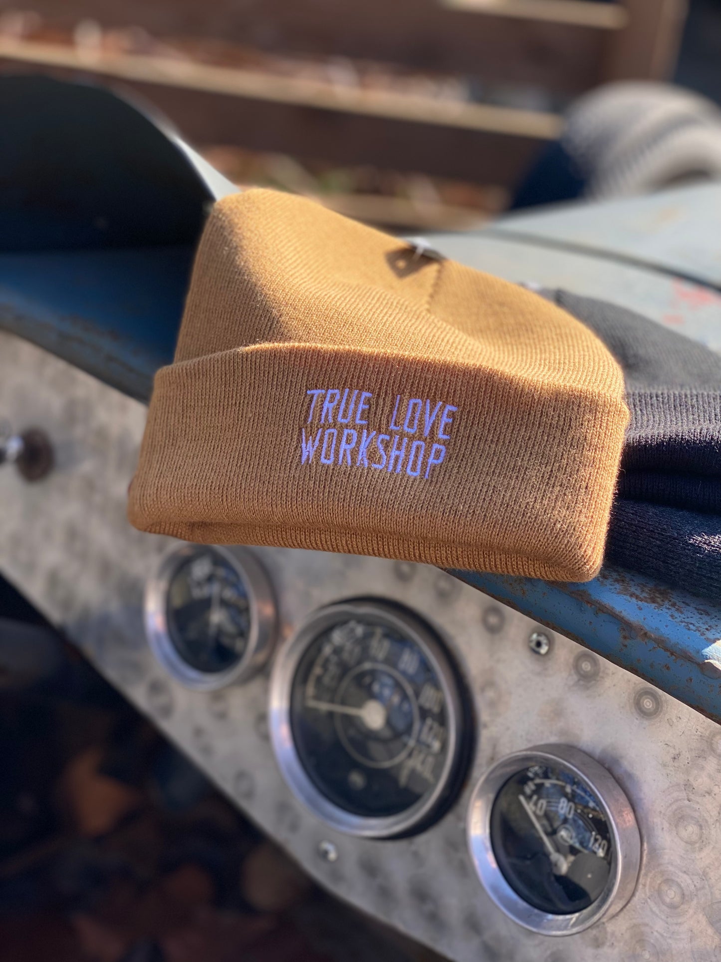 Bonnet brodé True Love Workshop