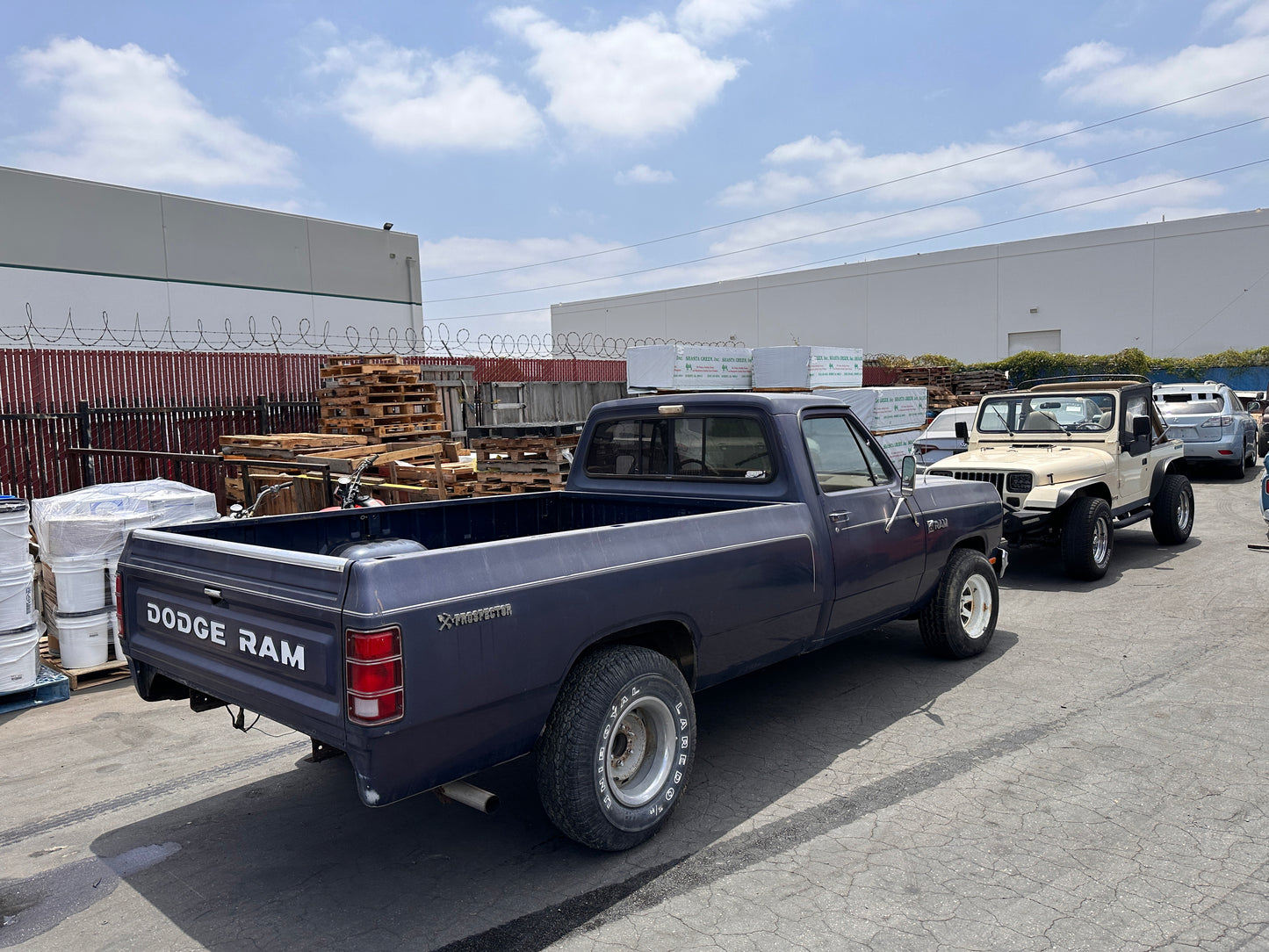 DODGE D150 1986 -PROJET POUR PASSIONNE -